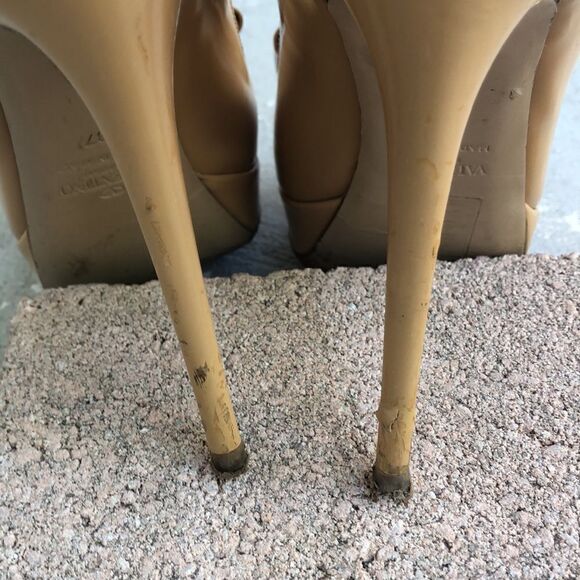 Valentino Patent leather heels - Picture 8 of 12